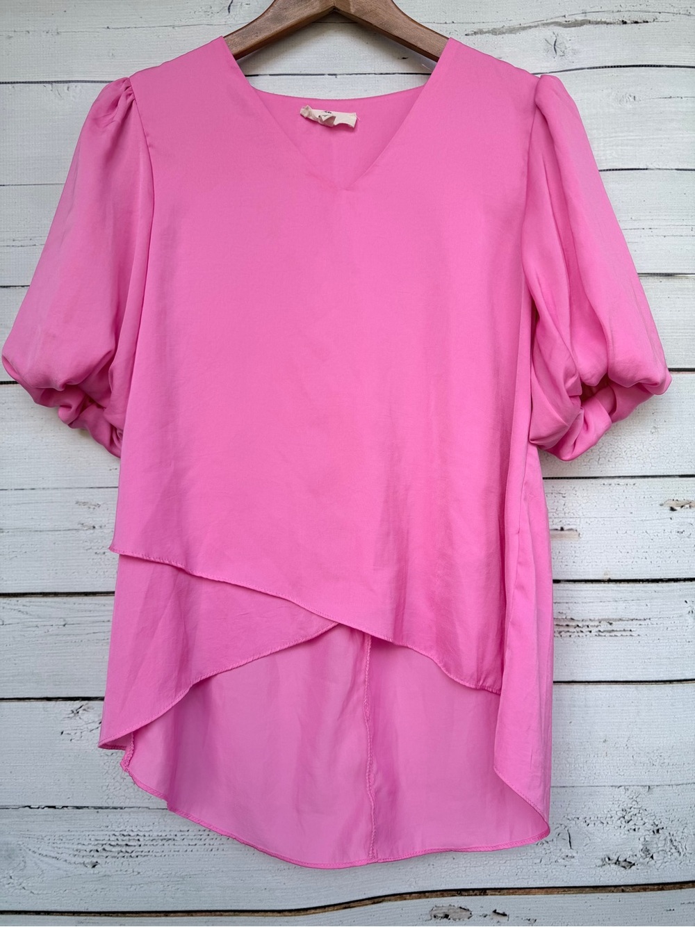 Entro V-Neck Asymmetric Tulip Hem Puff Sleeve Blouse Size Small